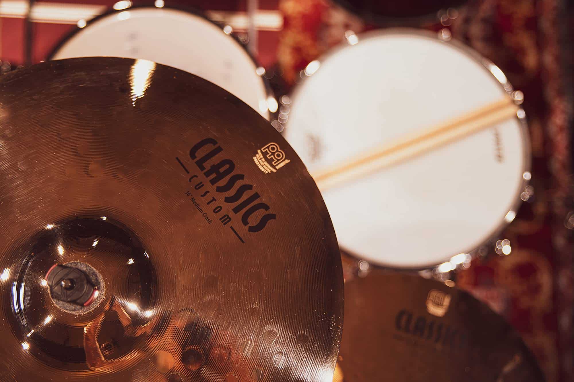 Platillo de choque Meinl 16" Medium - Classics Custom - Imagen 8