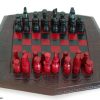 Juego de ajedrez de madera y cuero rojo y negro NOVICA,