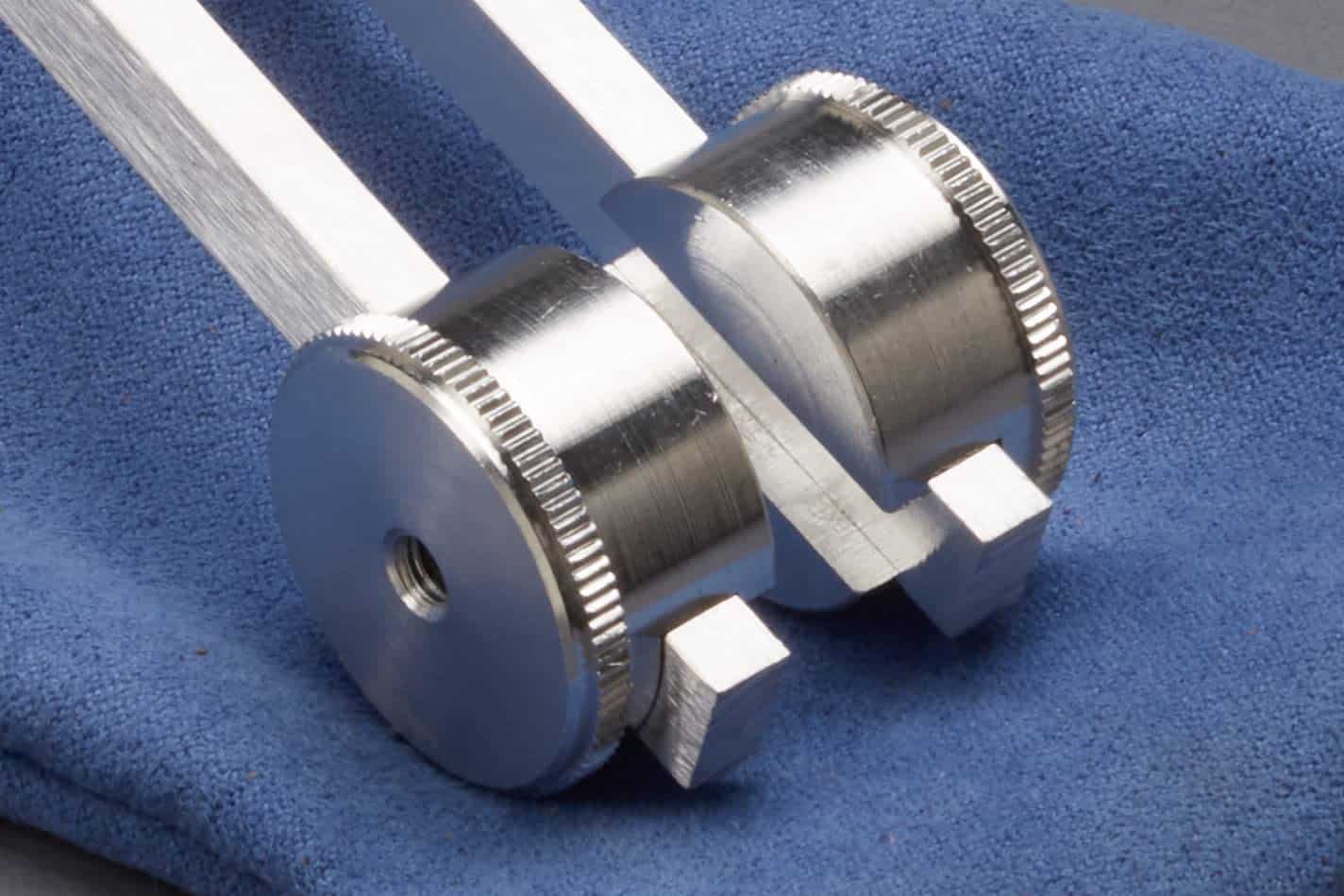 Tenedor de Afinación Ponderado Om 136.1 para Sanación de - Imagen 6