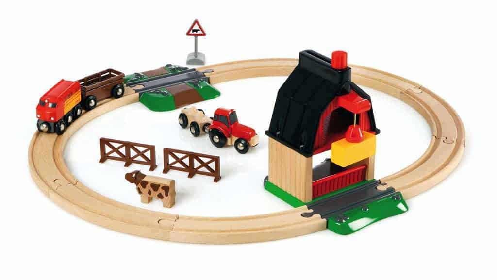 BRIO 33719 Farm Railway Playset - Juego de Trenes - Imagen 4