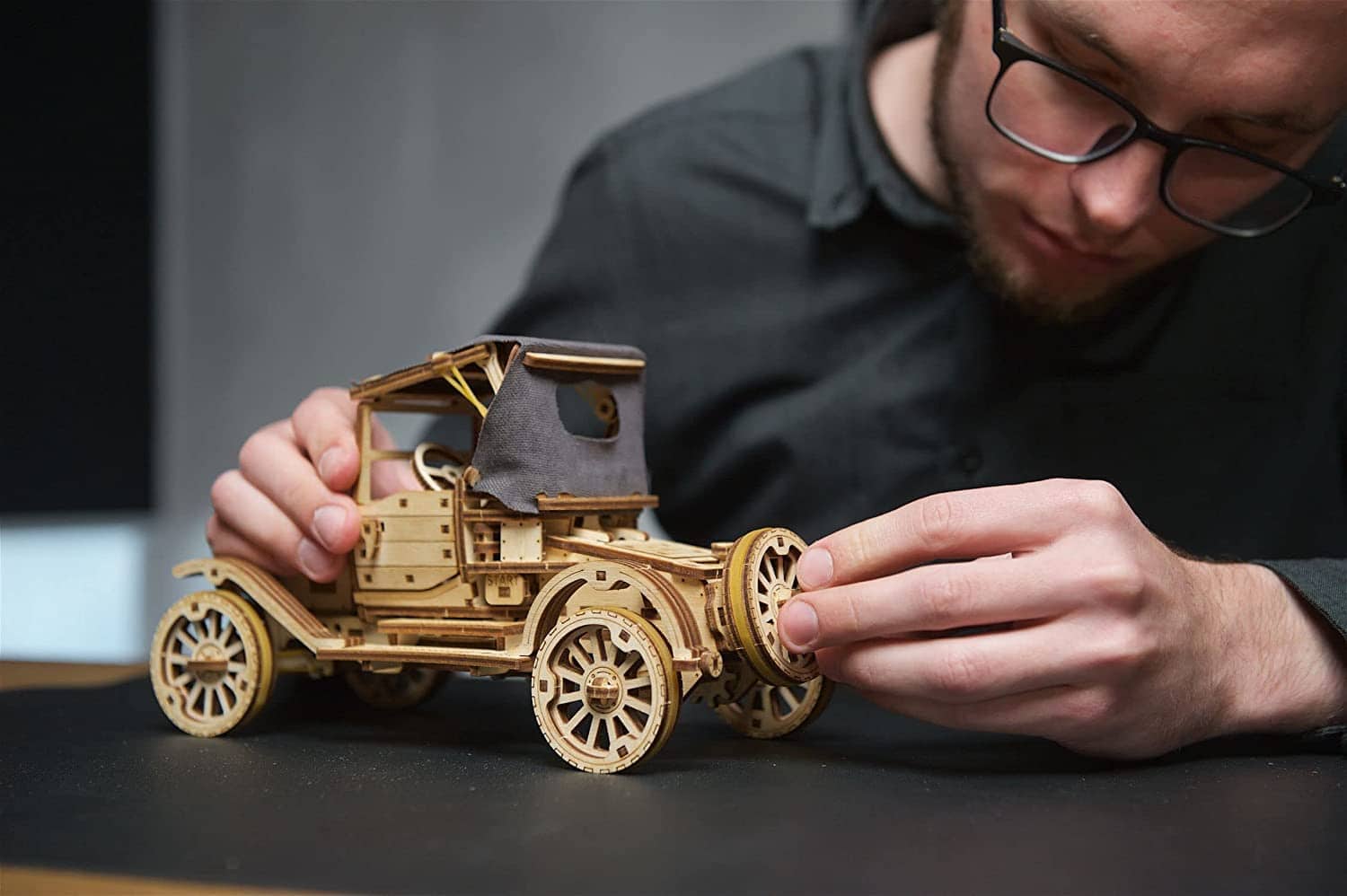 Kit de coche clásico UGEARS - Rompecabezas en 3D para - Imagen 5