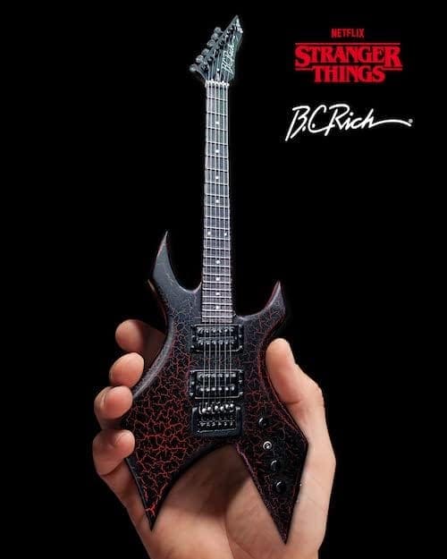 Mini Guitarra Modelo AXE HEAVEN Stranger Things Eddie's - Imagen 5