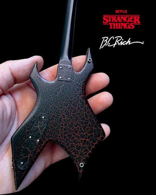 Mini Guitarra Modelo AXE HEAVEN Stranger Things Eddie's - Imagen 6