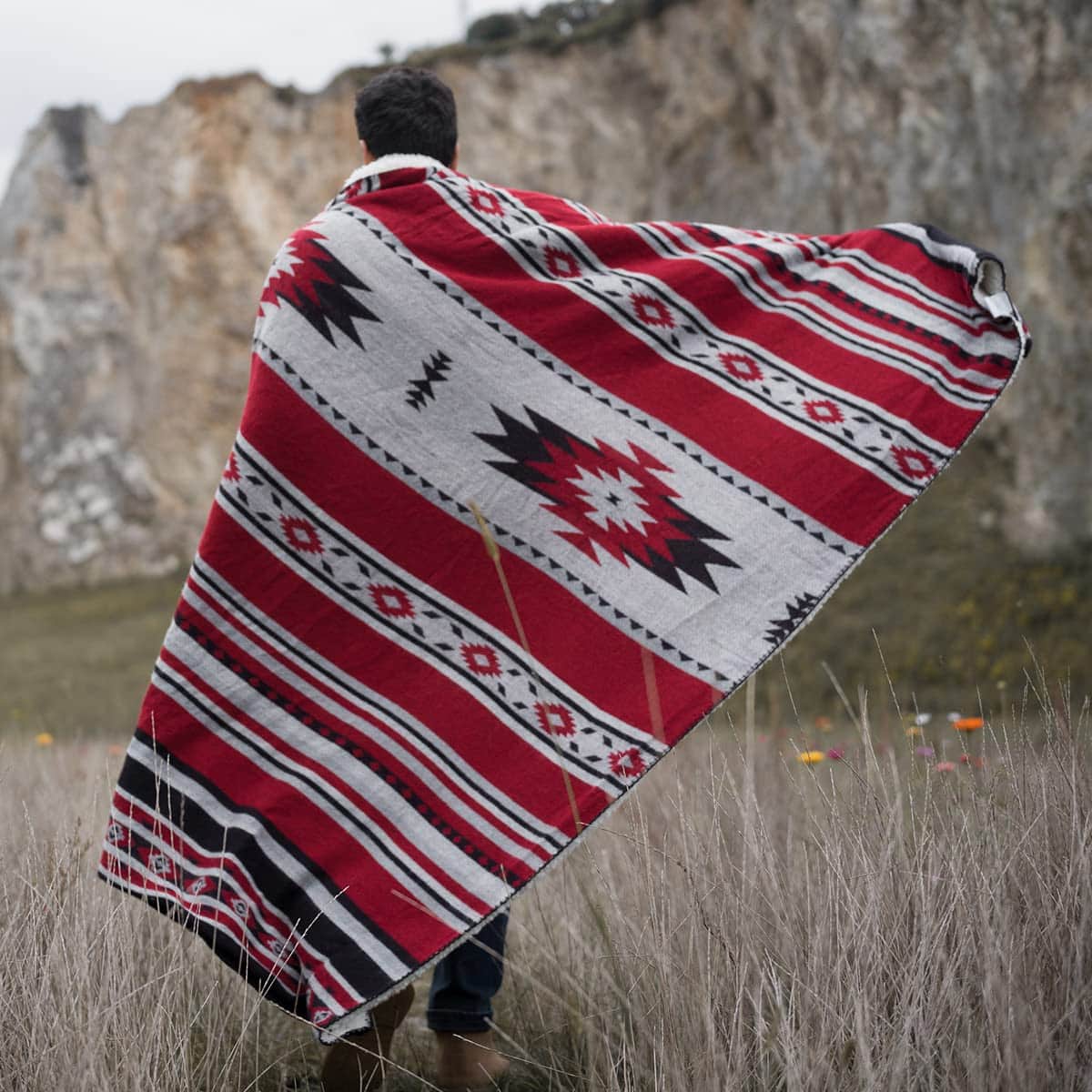 Manta con estampado azteca y forro suave de -Rojo