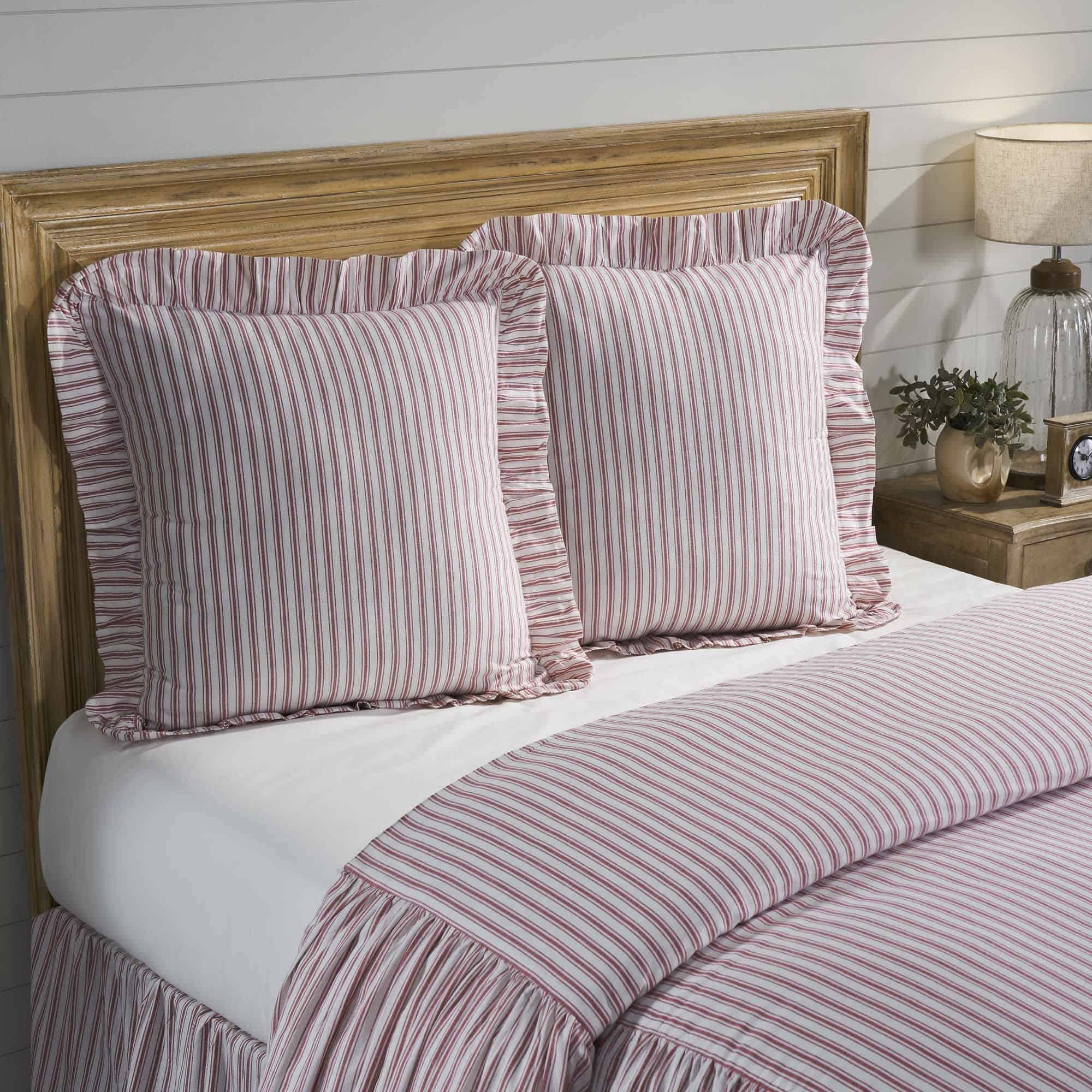 Funda de cojín roja de volantes Piper Classics Timeless - Imagen 3