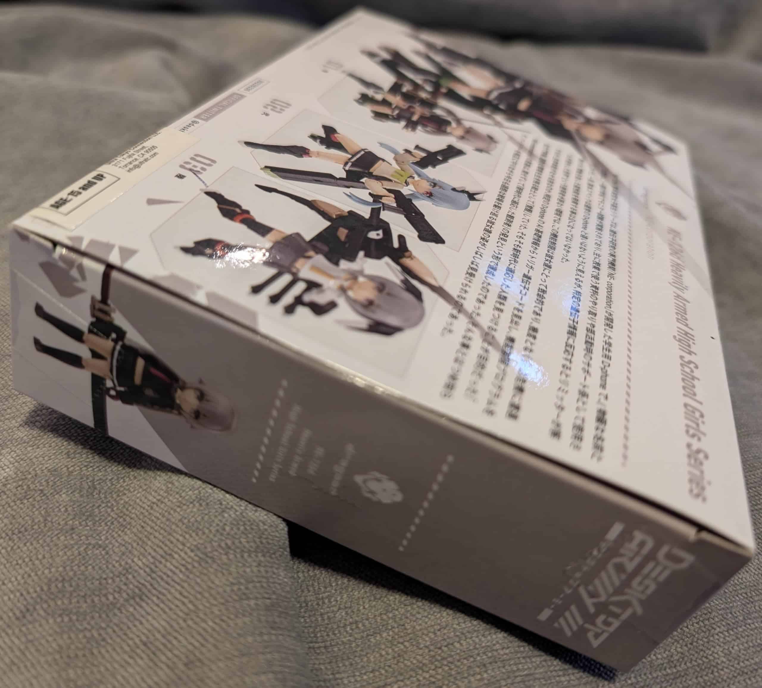 Figura Mini de Heavily Armed High School Girls de Desktop - Imagen 3