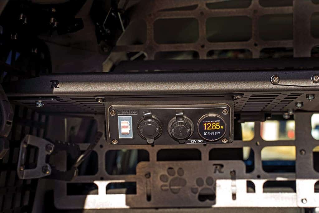 Montaje del Panel de Accesorios de 12 Voltios Compatible - Imagen 6