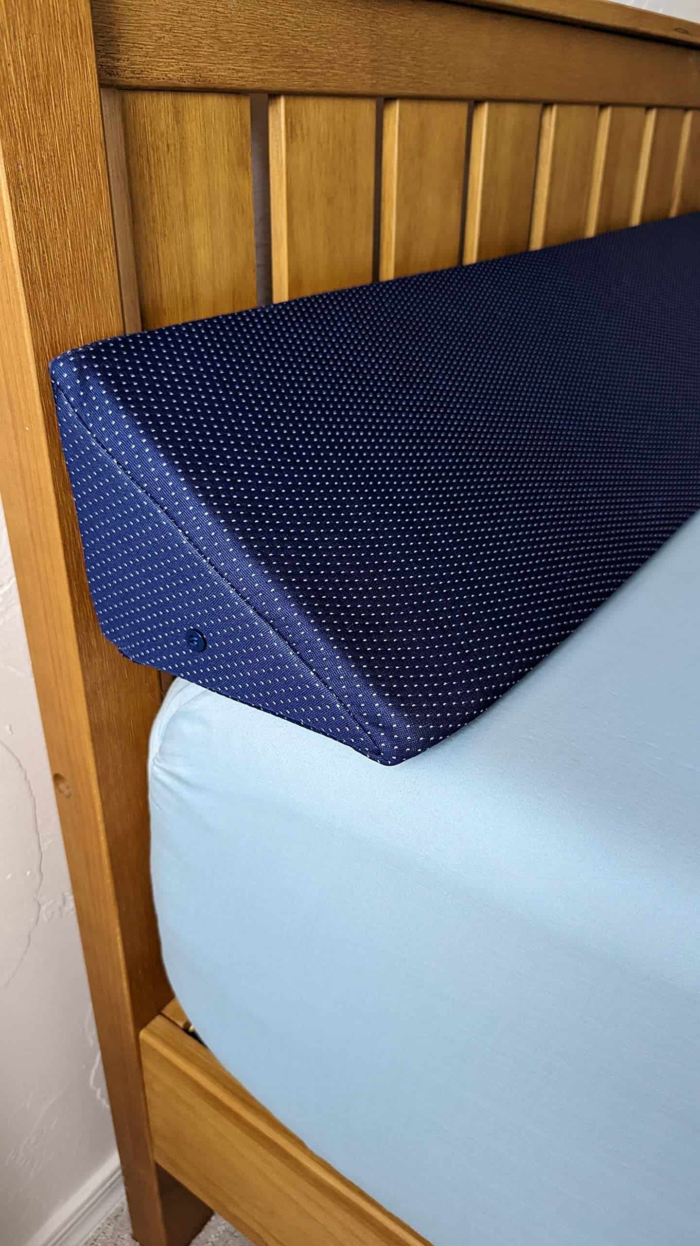 Almohada triangular de tamaño Queen Insieme (Azul) | - Imagen 8
