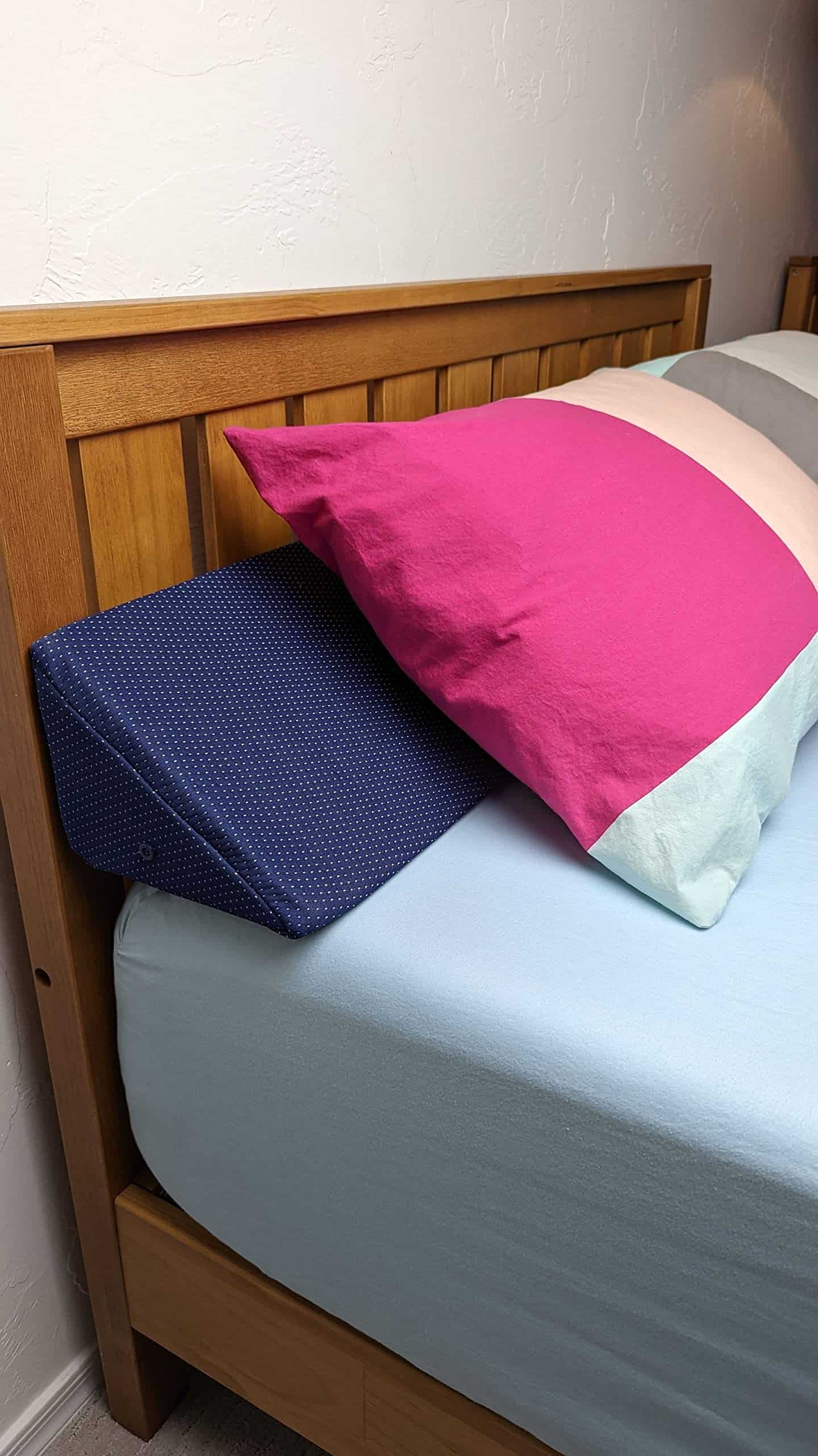 Almohada triangular de tamaño Queen Insieme (Azul) | - Imagen 7