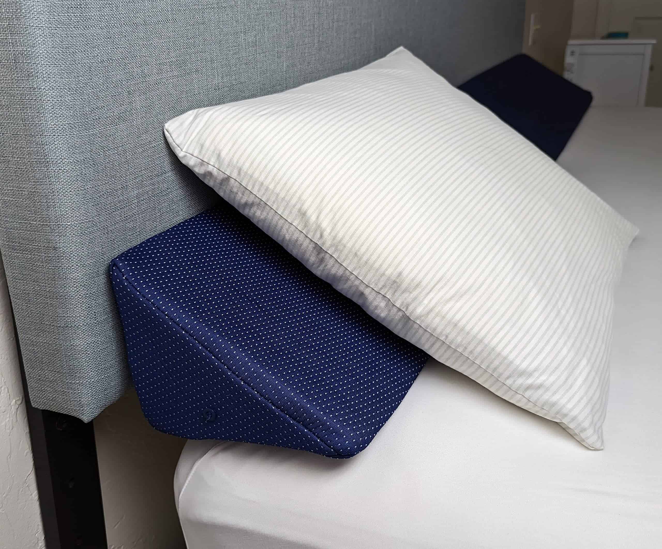 Almohada triangular de tamaño Queen Insieme (Azul) | - Imagen 4