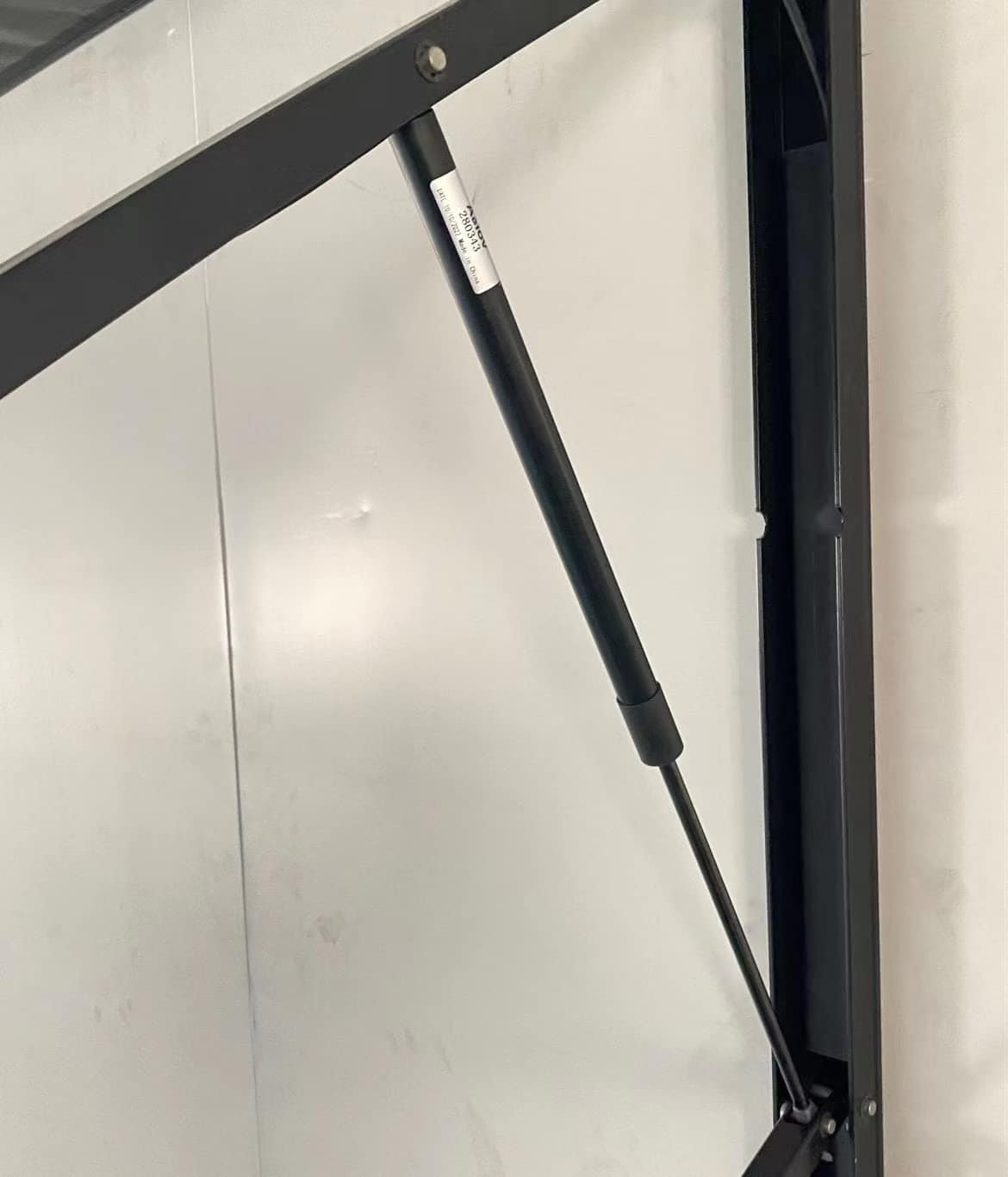 Qty (2) Aaiov 280343 RV Awning Gas Strut 26" 124 Lbs - Imagen 5