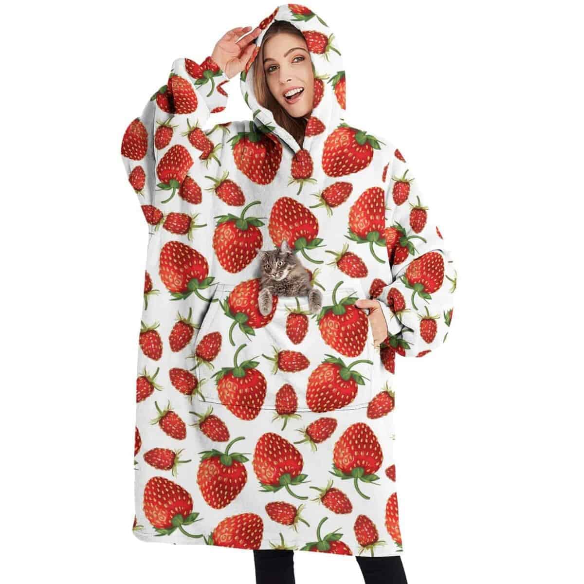 Manta con Capucha de Fresa, Wearable de Gran Tamaño