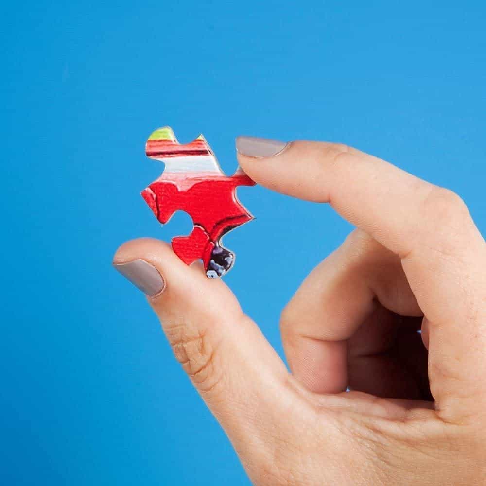 Rompecabezas de 750 piezas 'El Caboose Rojo' de Bits and - Imagen 4