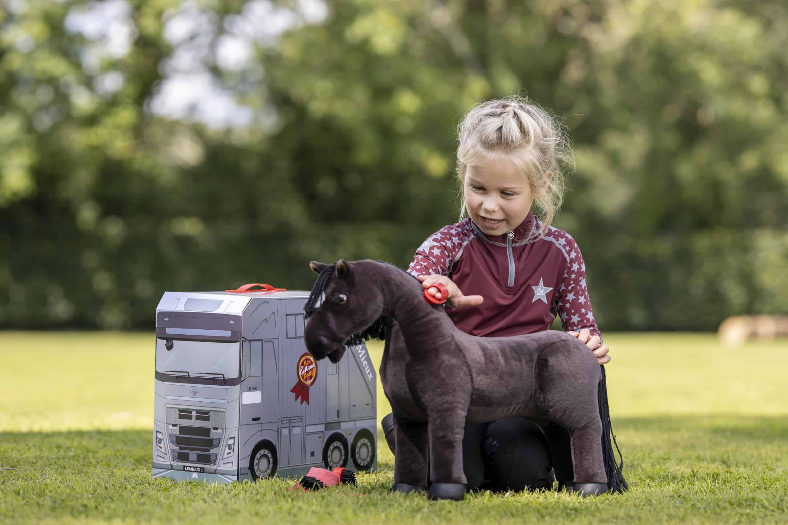 LeMieux Toy Pony Freya para Niños - Marrón - Abrigo Suave - - Imagen 5