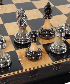 Conjunto de Hombres de Ajedrez en Cromo y Negro Cromo