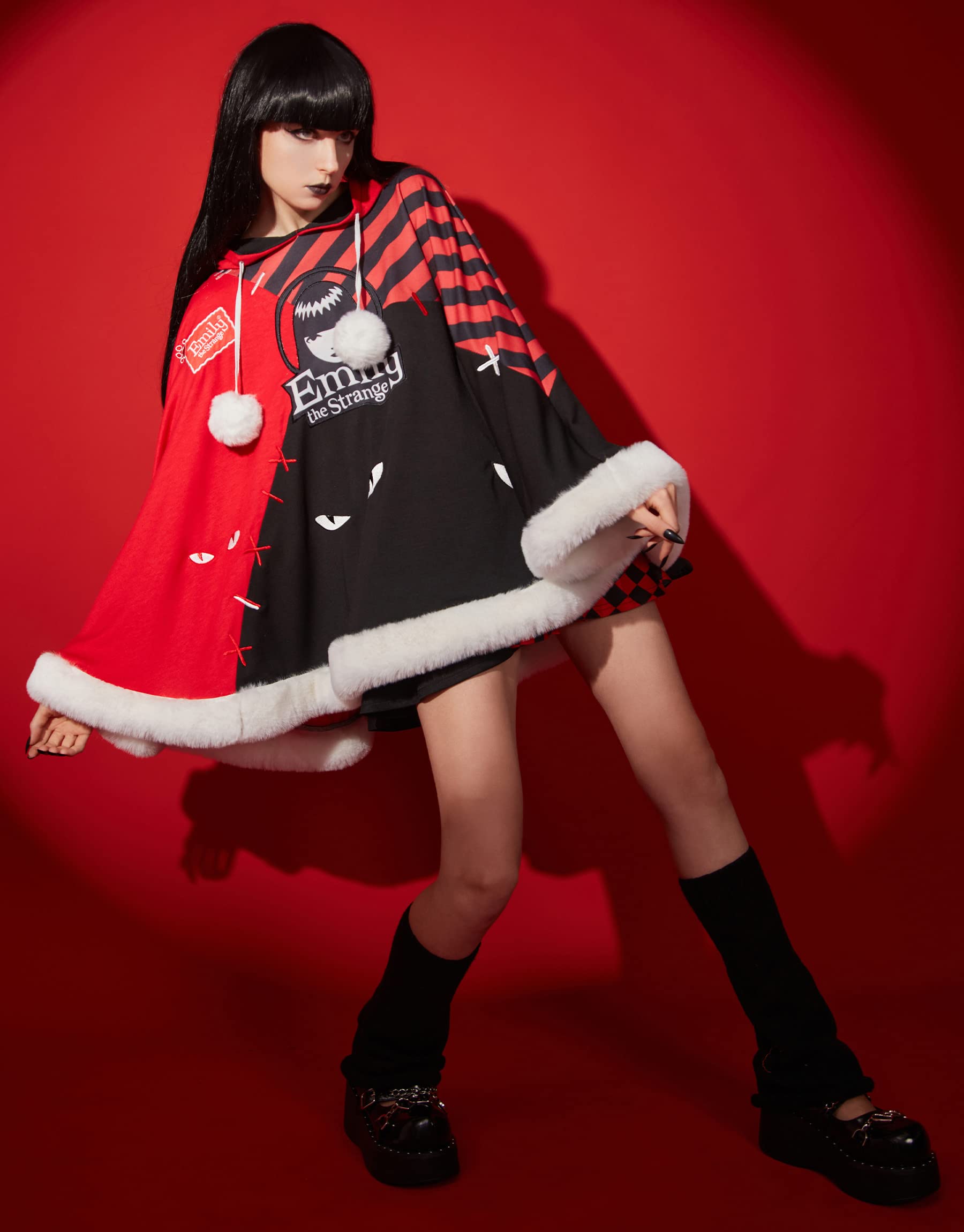 Capa de Halloween con estampado de gato Emily the Strange - Imagen 3