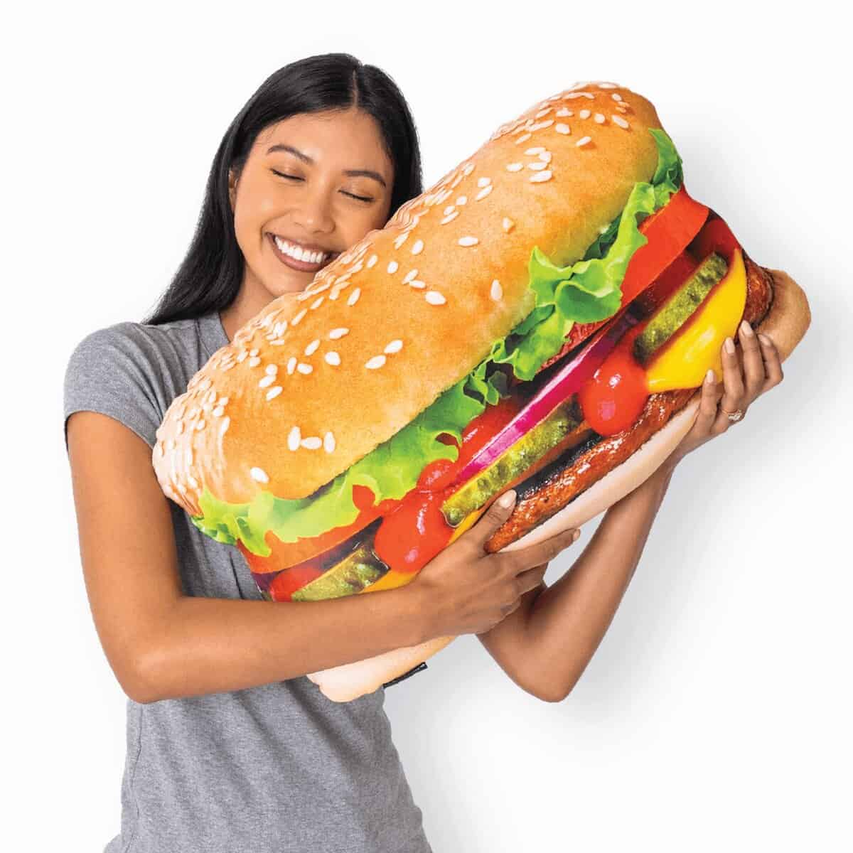Almohada de hamburguesa 3D jugosa de 23" Much Comfort -
