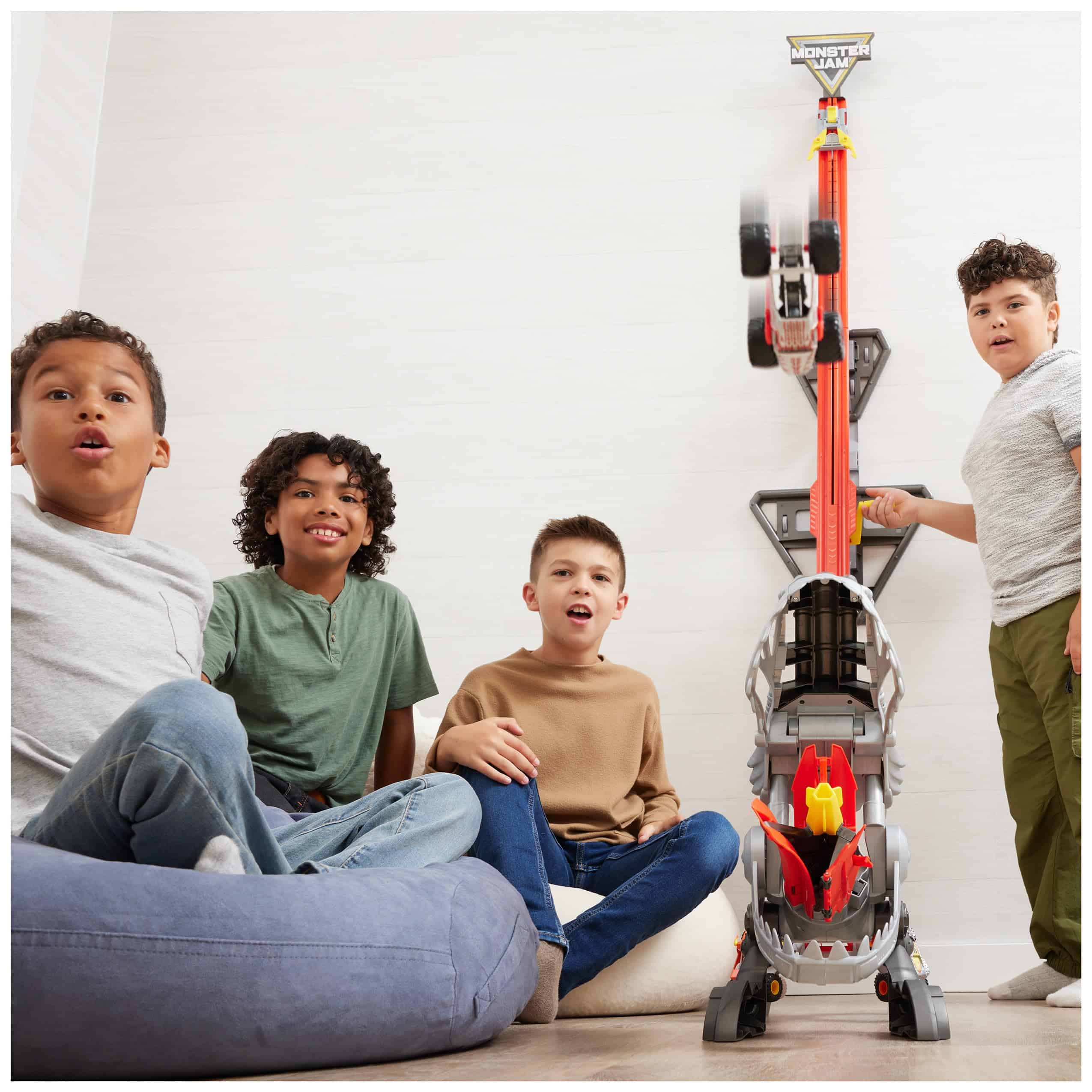 Monster Jam ThunderROARus Drop Playset con Monster Truck - Imagen 10