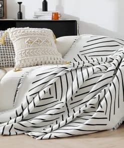 Manta SANGUUNHEDO Blanca y Negra con Patrón Geométrico