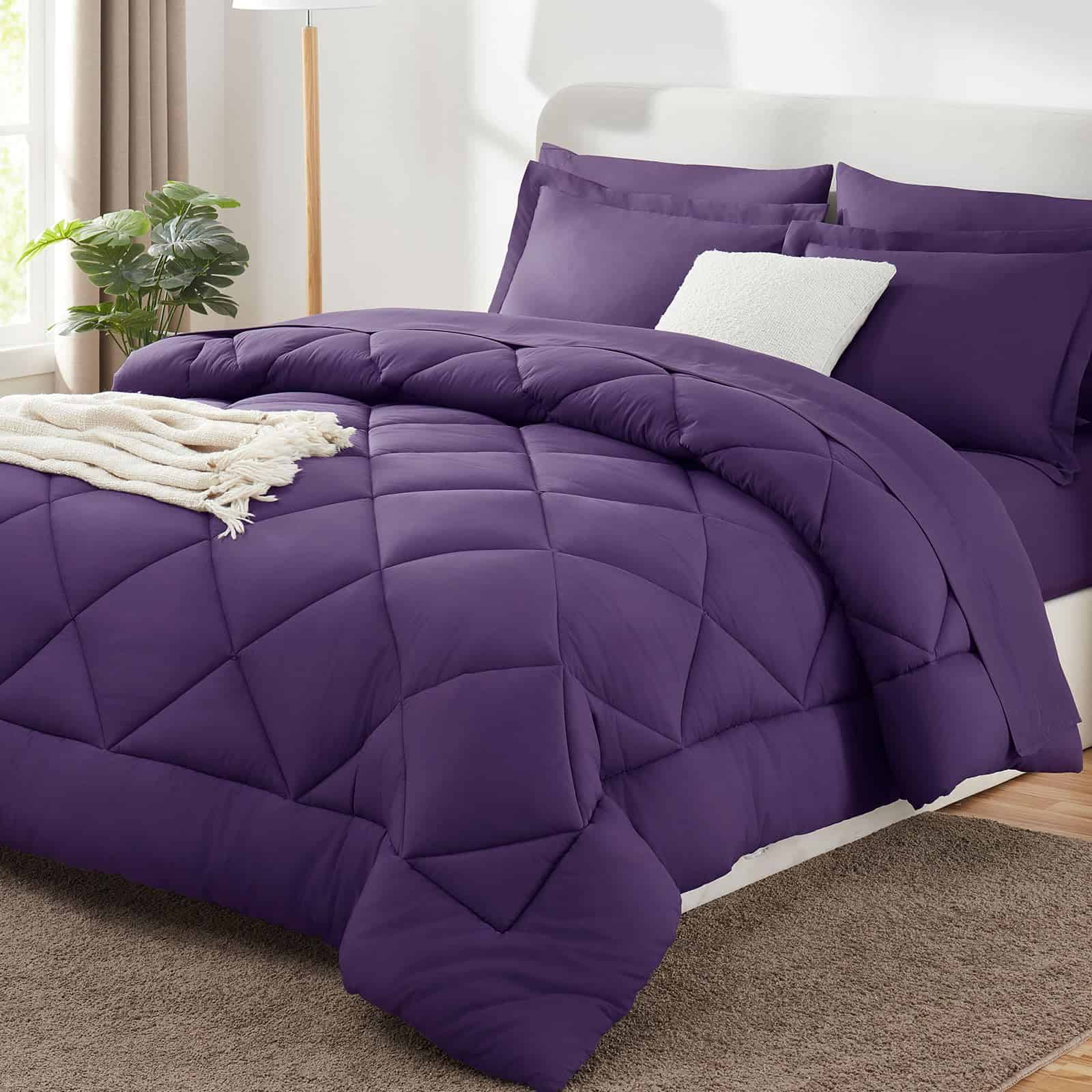 Juego de Edredón CozyLux King 7 Piezas con Sábanas Morado