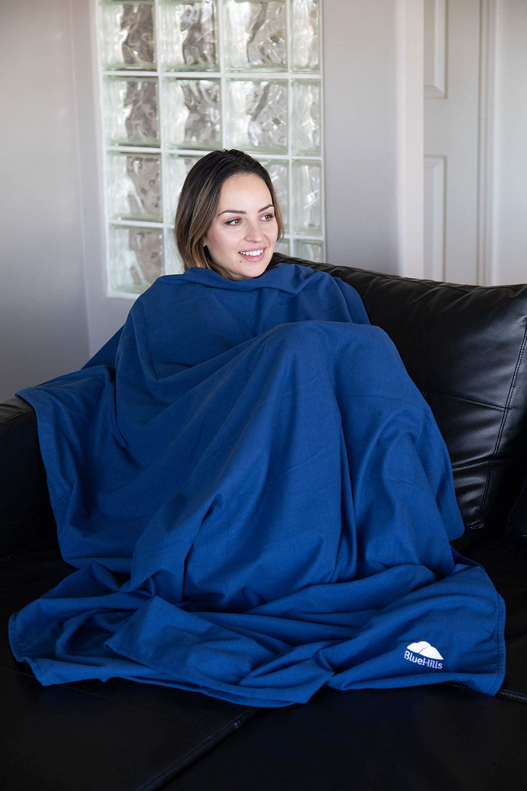 Manta de Viaje y Almohada Compacta y Ligera en Color Azul - Imagen 9