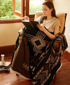 Manta con Estampado Azteca y Forro -Café con Cruz