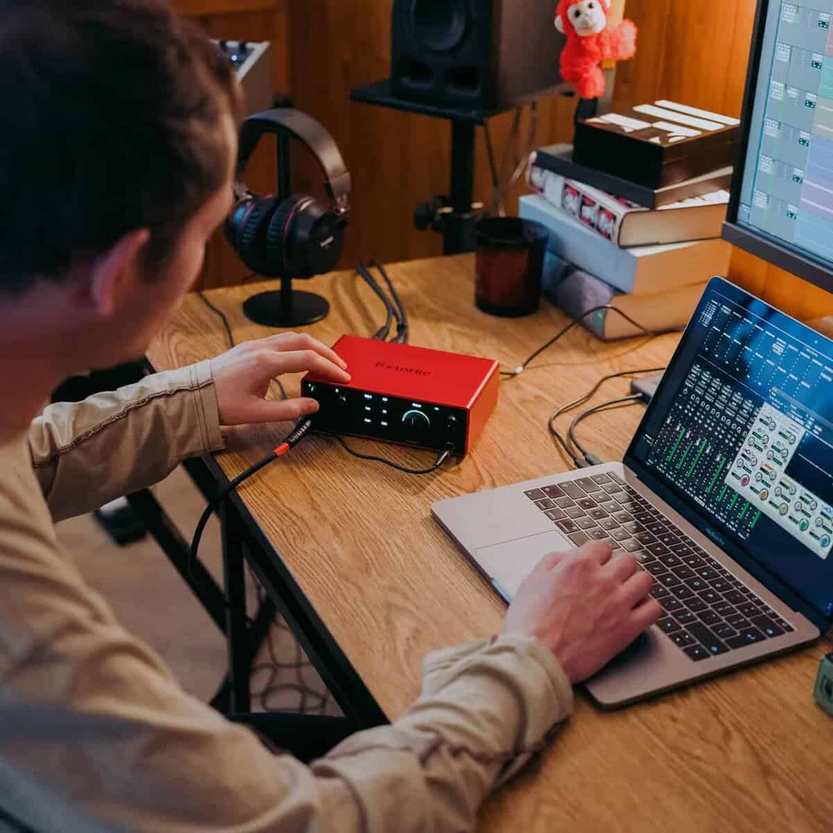 Interfaz de audio USB Focusrite Scarlett 4i4 4th Gen, para - Imagen 3