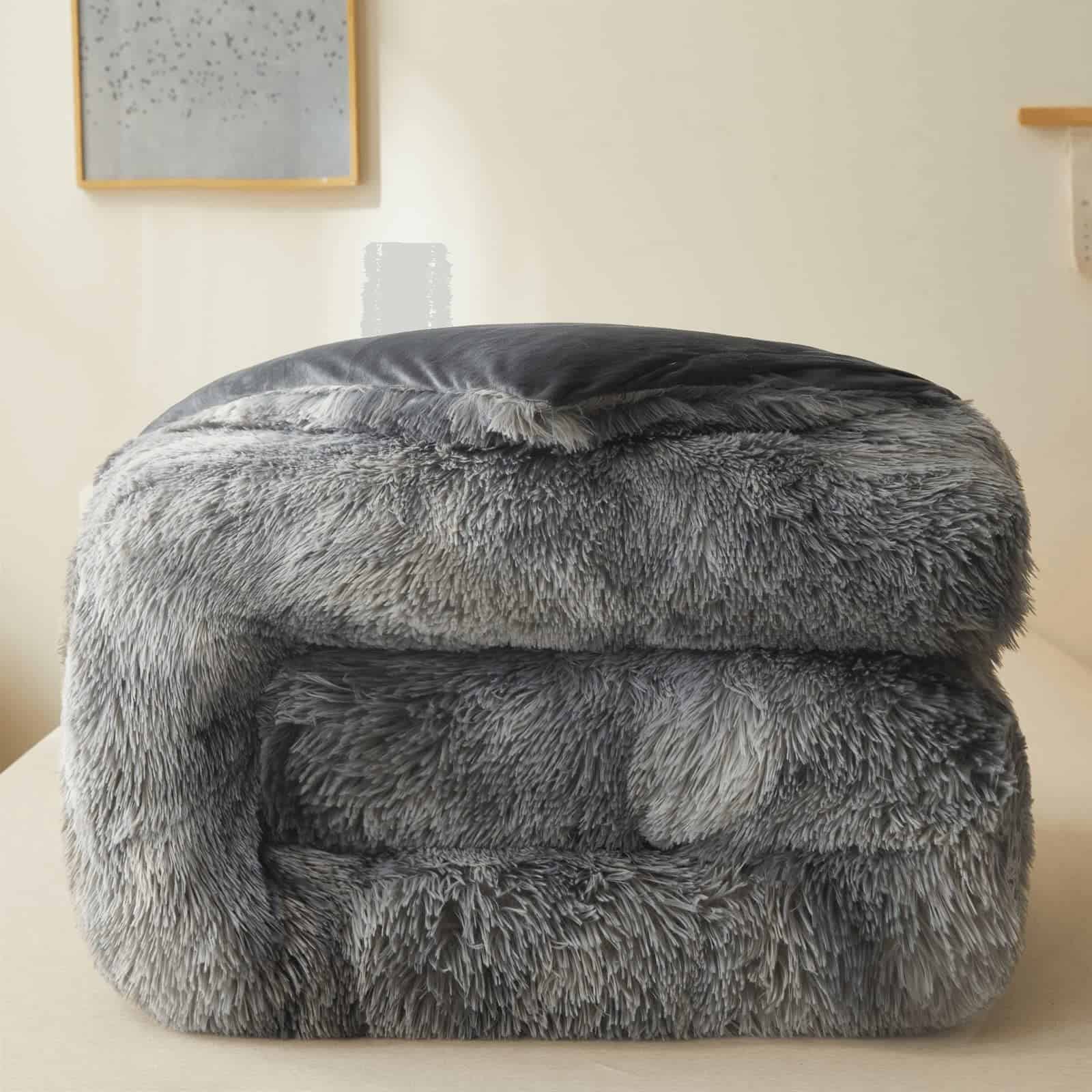 Edredón de felpa FOPPA en tie dye gris oscuro tamaño queen - Imagen 6