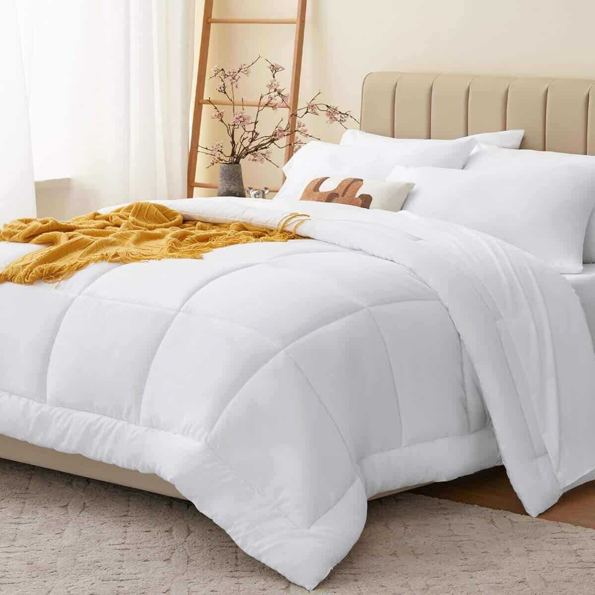 Set de Edredón CozyLux Blanco - Juego de Cama Queen de 7