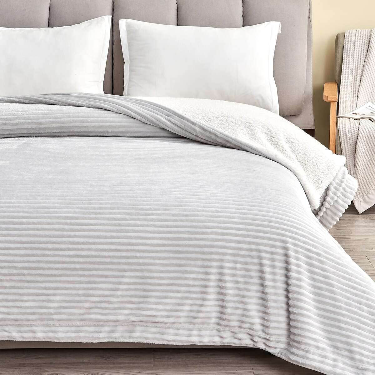 Manta de tiro reversible de textura acanalada Great Bay - Imagen 6