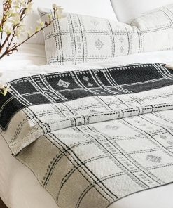 Manta de Tiro Boho Blanco Negro BlissBlush, Cálida y Suave
