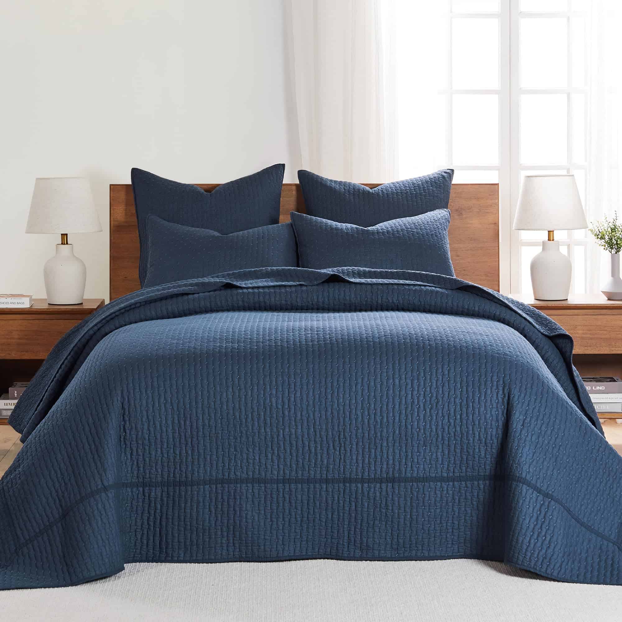 Levtex Home - Juego de Colcha Cruzada en Azul Marino -