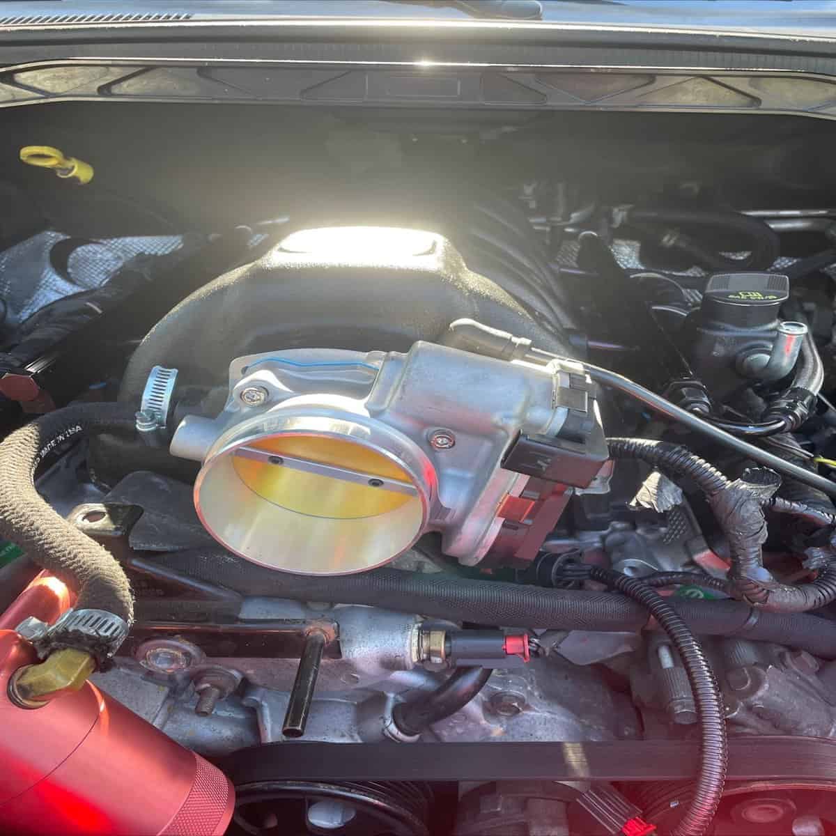 Cuerpo del acelerador más grande de 90 mm con espaciador - Imagen 7