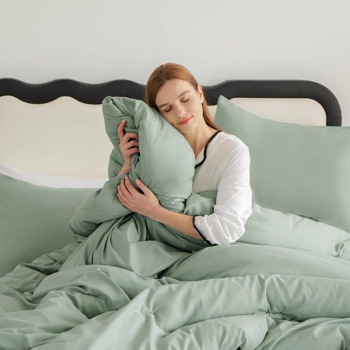 Juego de edredón CozyLux color verde salvia, tamaño King, 3 - Imagen 9