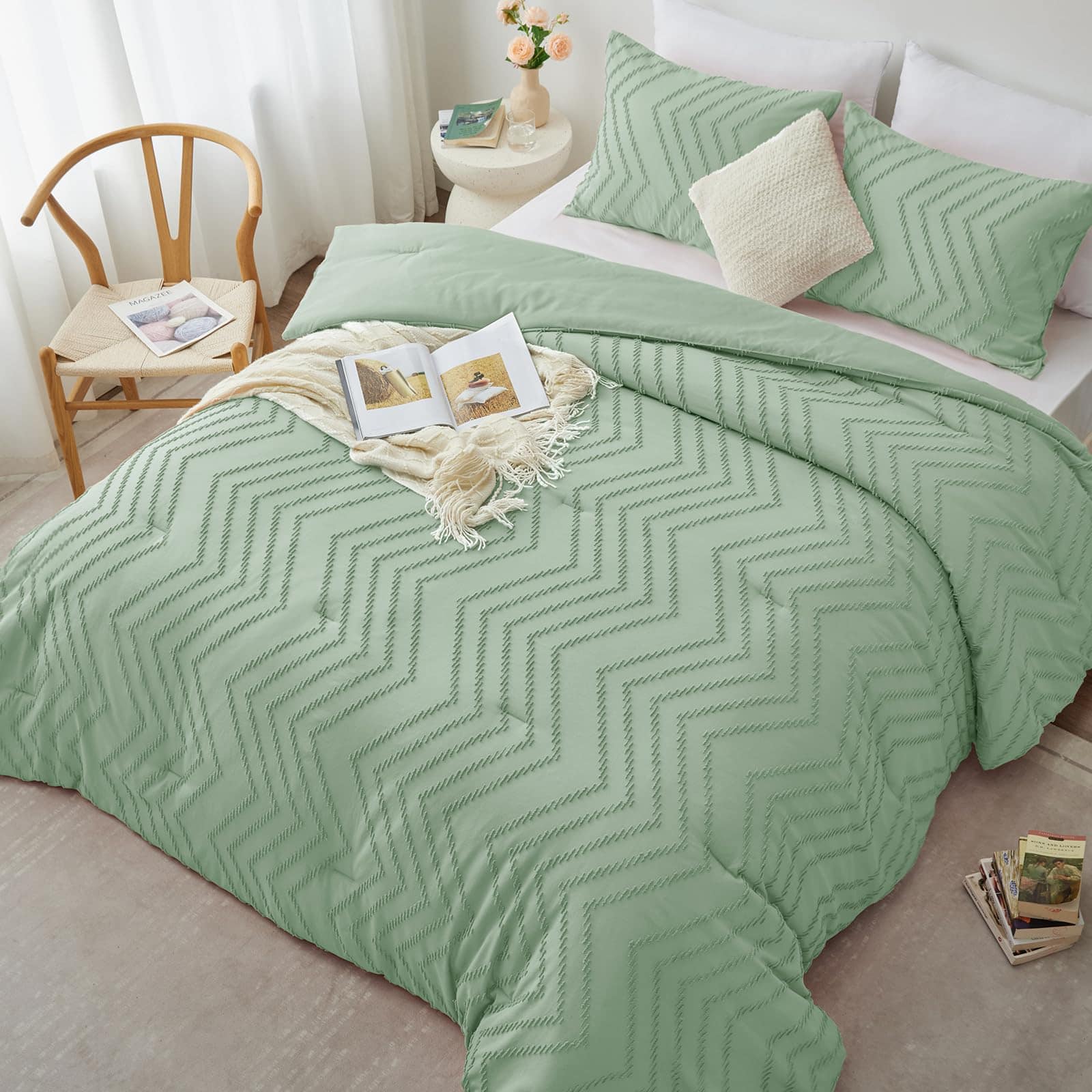 Juego de edredón tamaño King CozyLux color verde salvia - 3