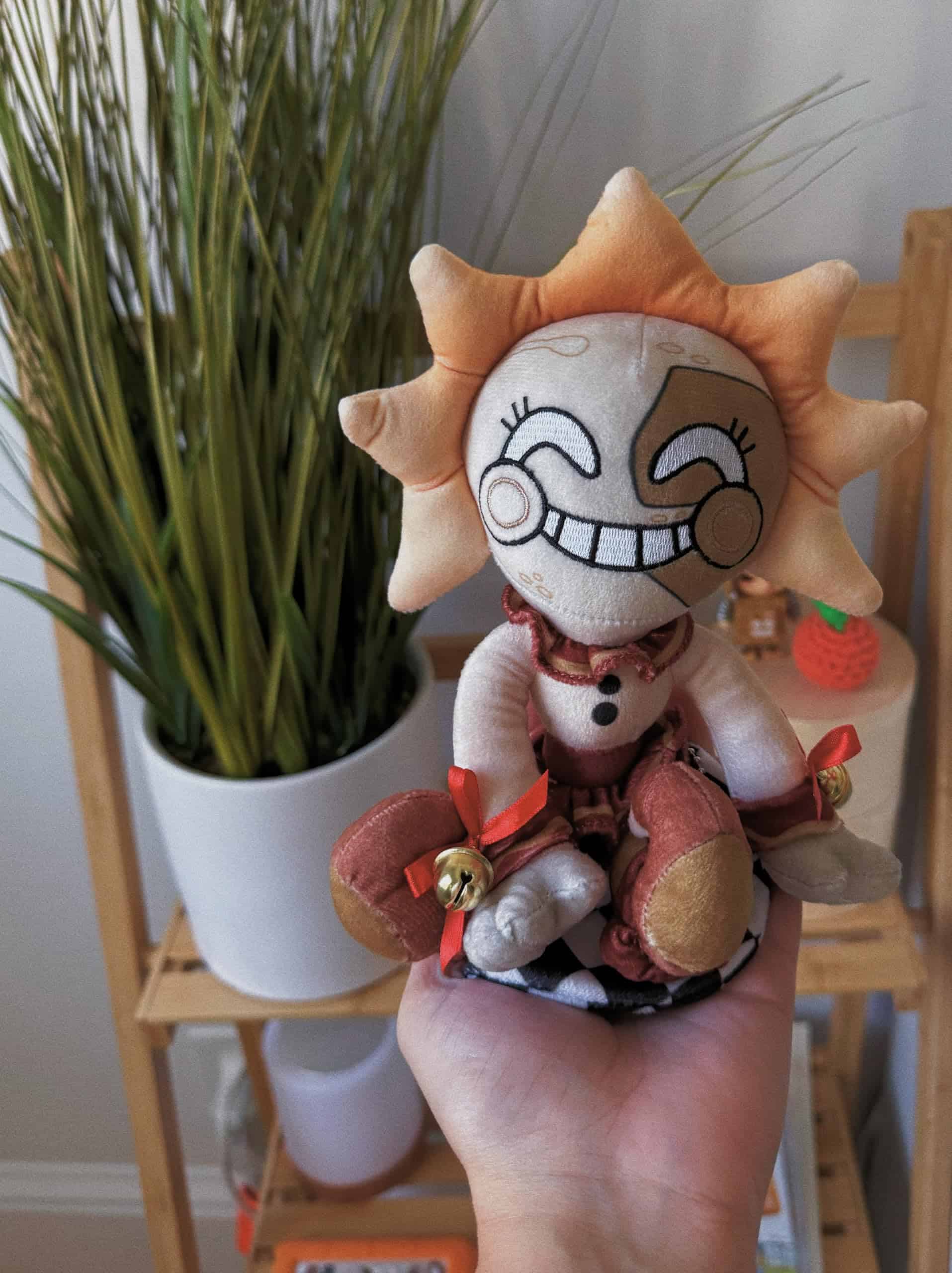 Youtooz FNAF Sun 9" Pulgada Peluche, Peluche Sun, - Imagen 6