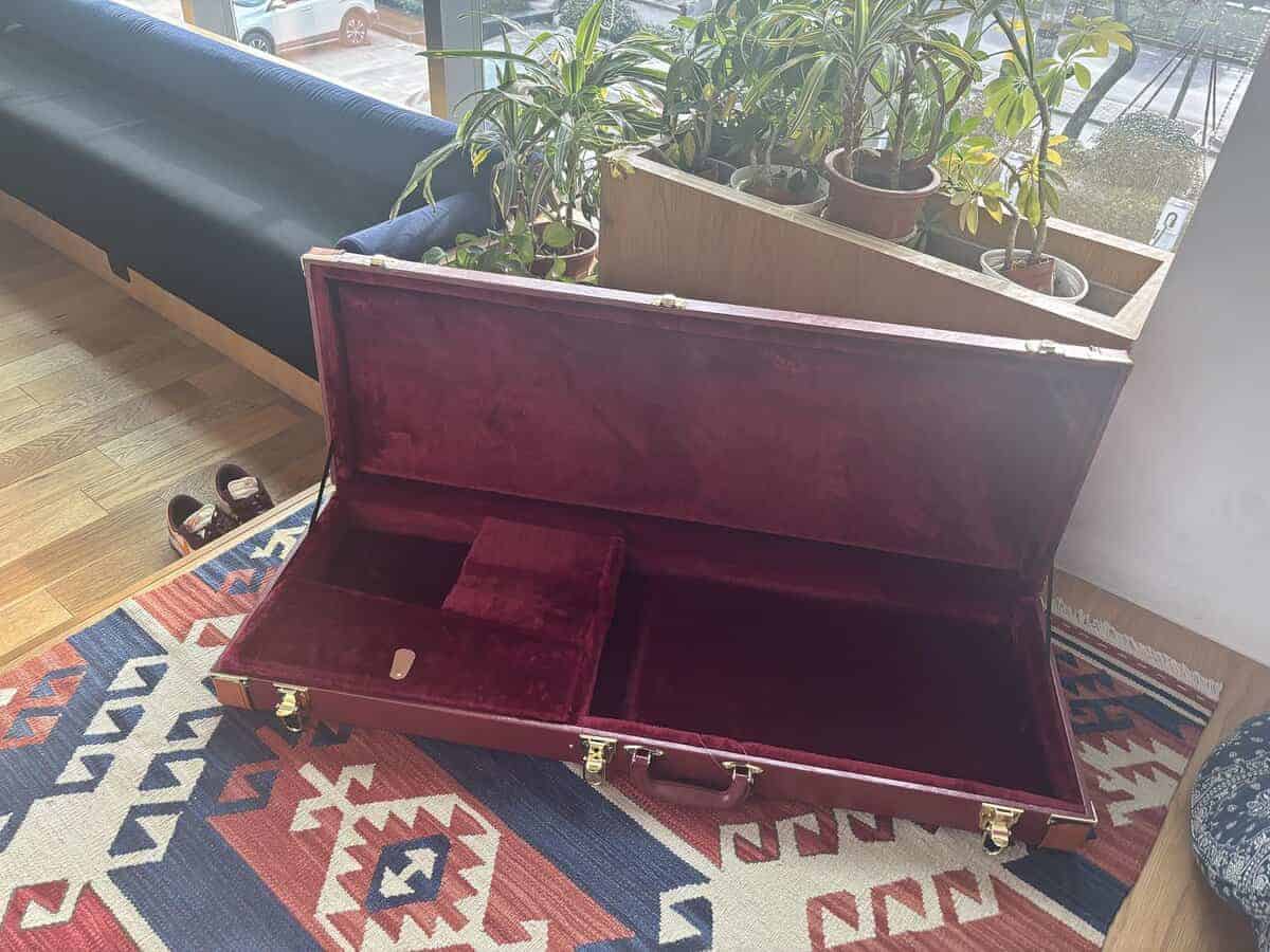 Estuche rígido cuadrado para guitarra -Rojo Vino - Imagen 8