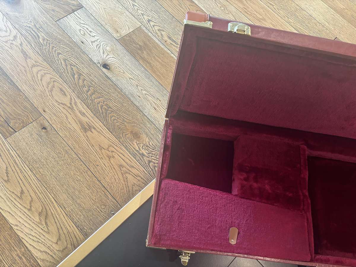 Estuche rígido cuadrado para guitarra -Rojo Vino - Imagen 6