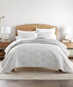 Colcha King Scalloped Gris Claro