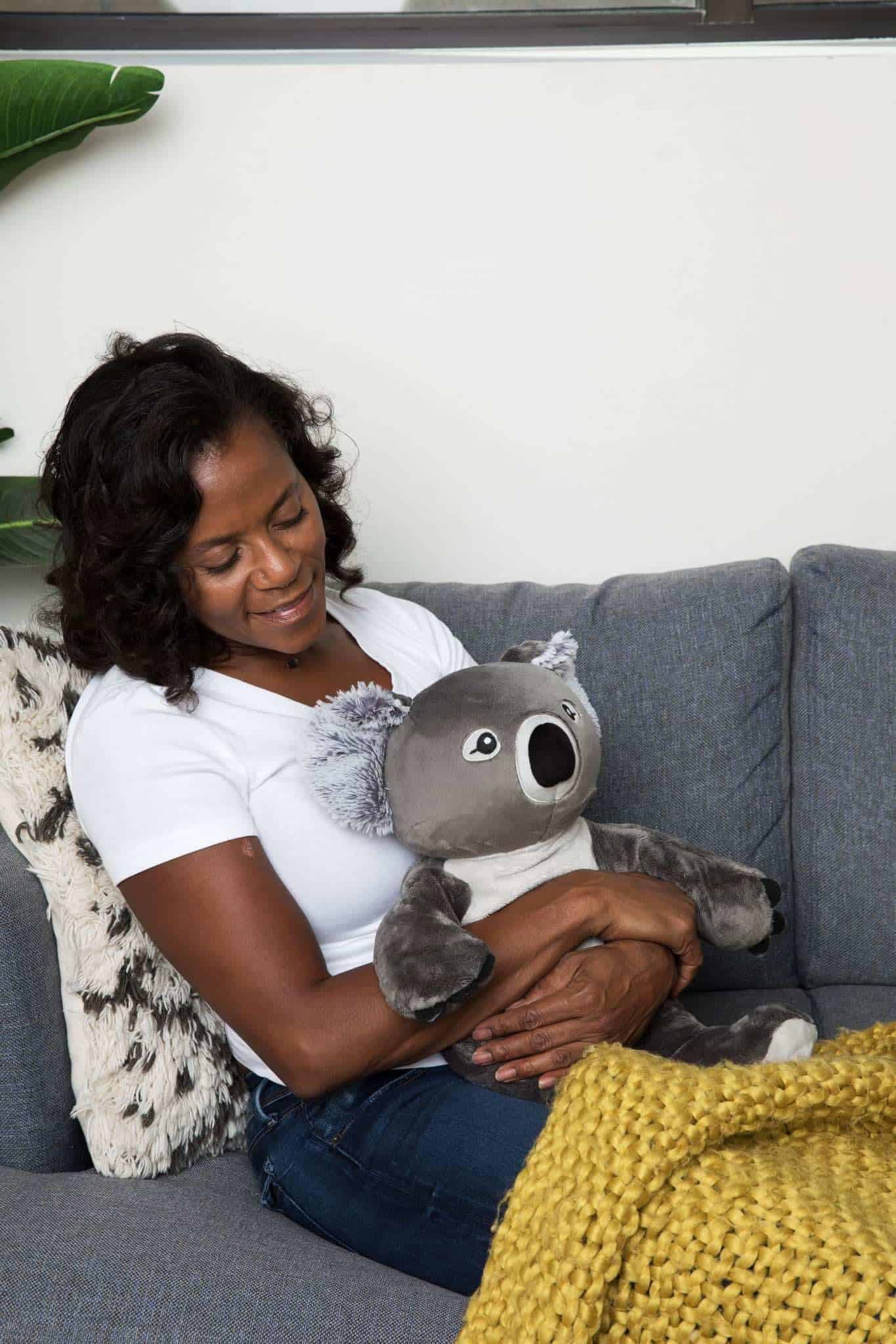 HUGIMALS Quinn The Koala 4.5 lb Heavy Cute Weighted Comfort - Imagen 5