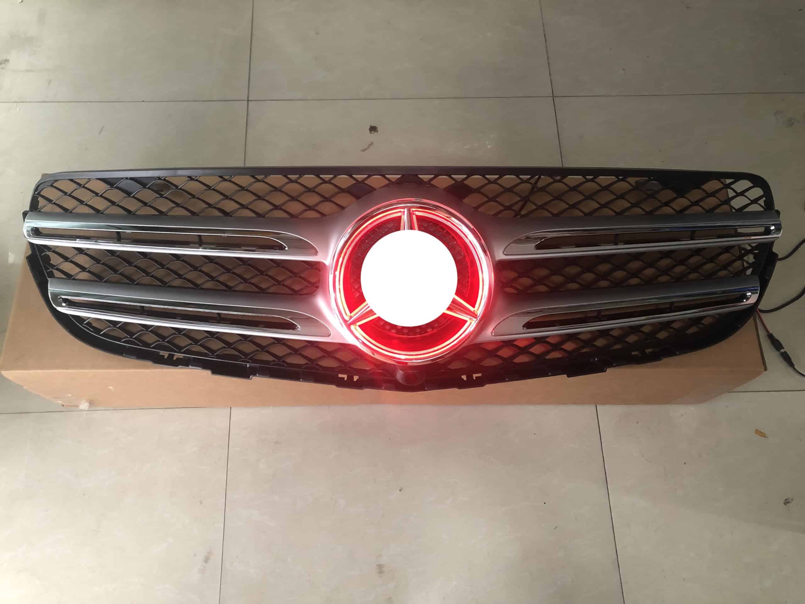 Emblema LED Rojo para Parrilla delantera de Coche - Imagen 4