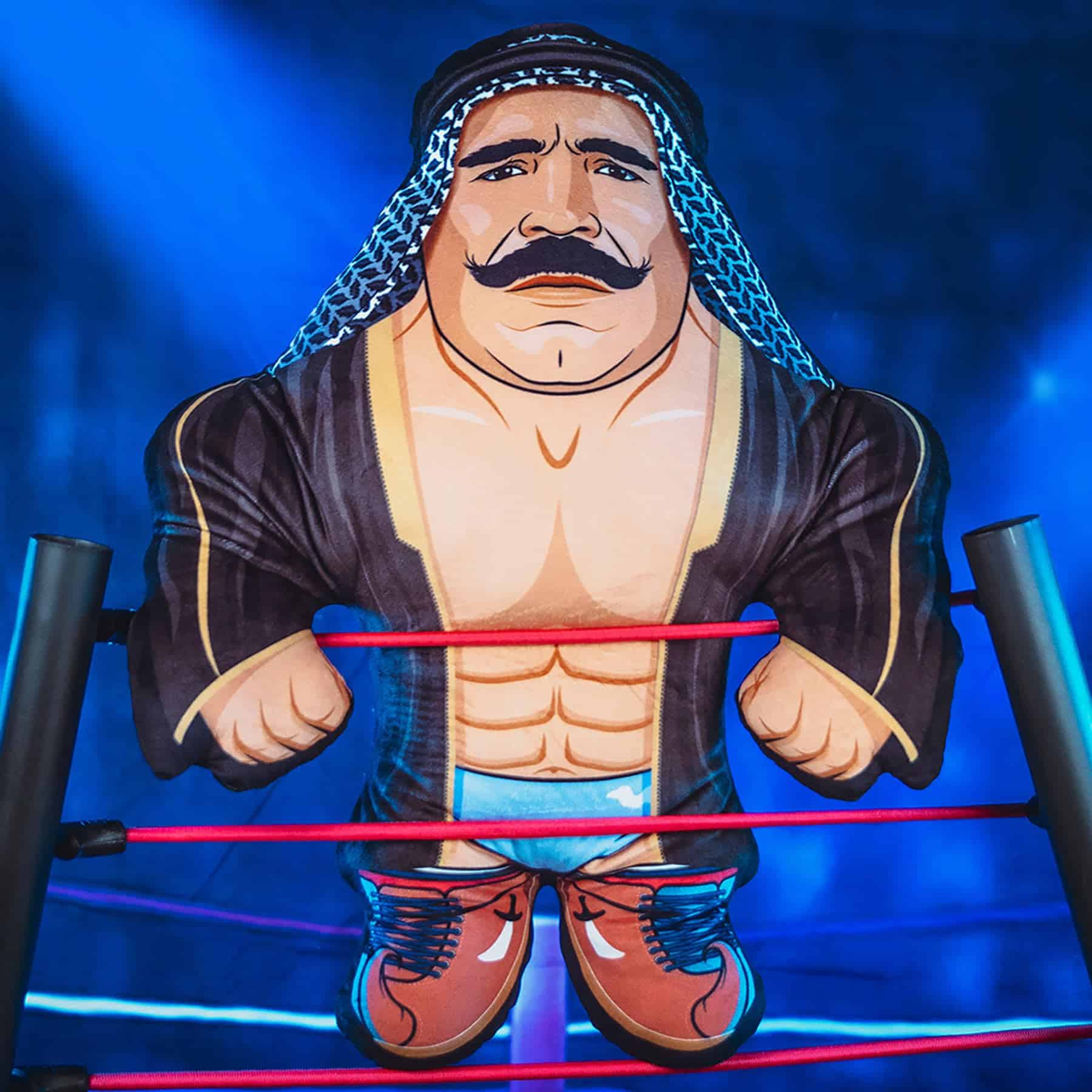 Peluche Bleacher Creatures WWE Iron Sheik 24" Bleacher - Imagen 5