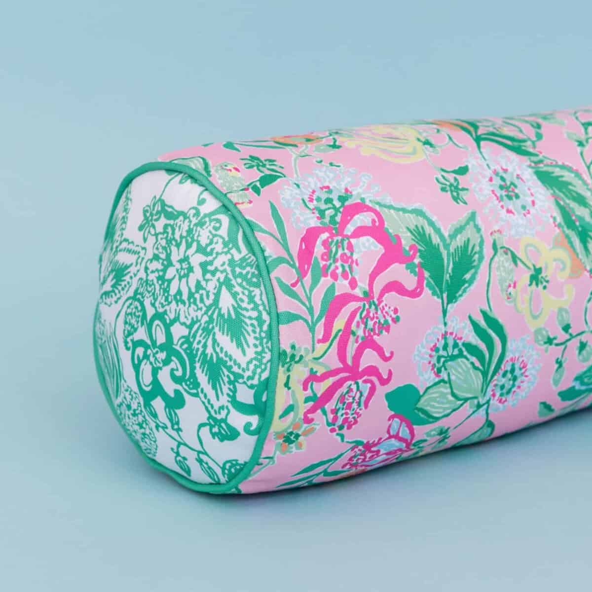Almohada cilíndrica Lilly Pulitzer, 21x8 almohada para uso - Imagen 4