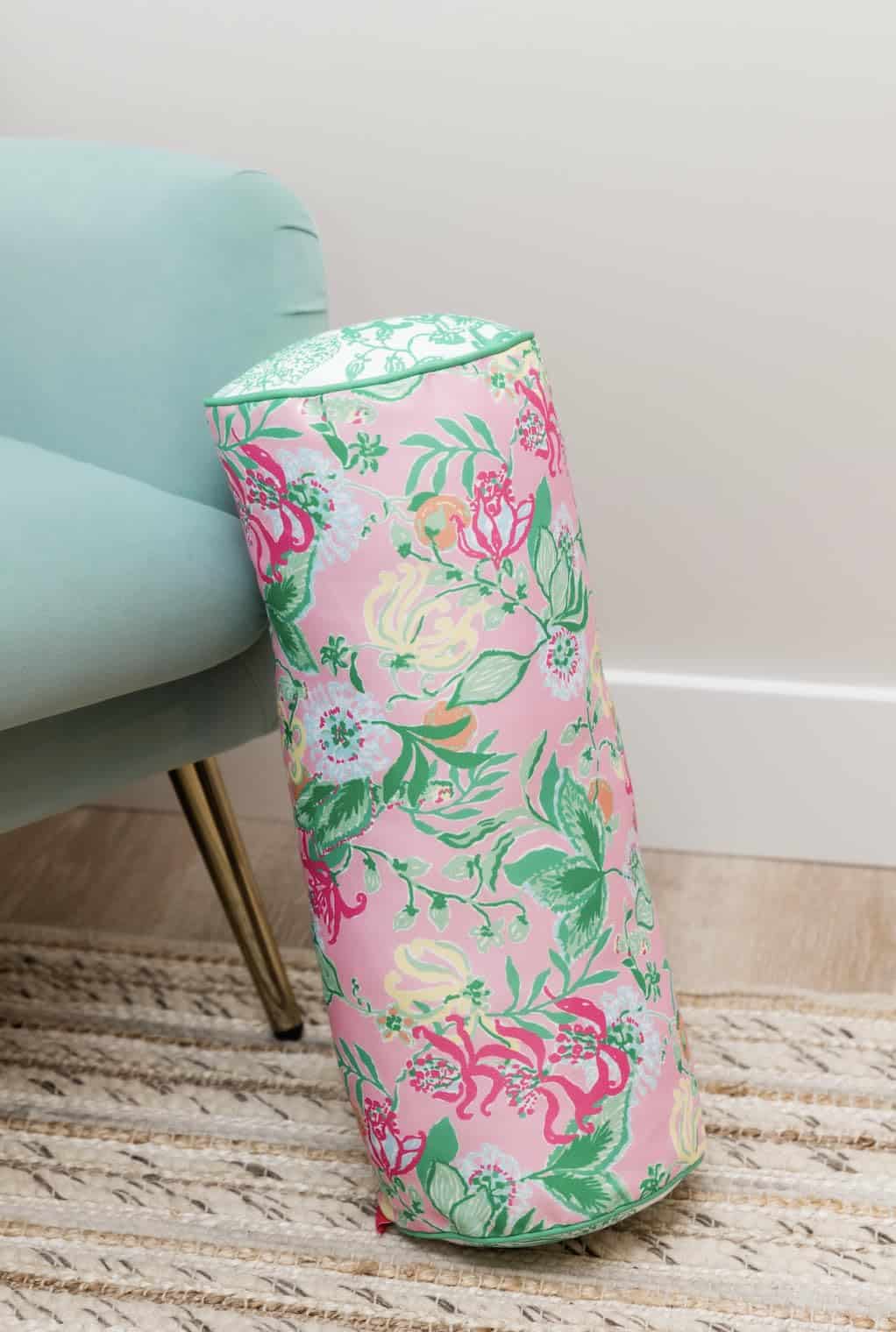 Almohada cilíndrica Lilly Pulitzer, 21x8 almohada para uso - Imagen 7