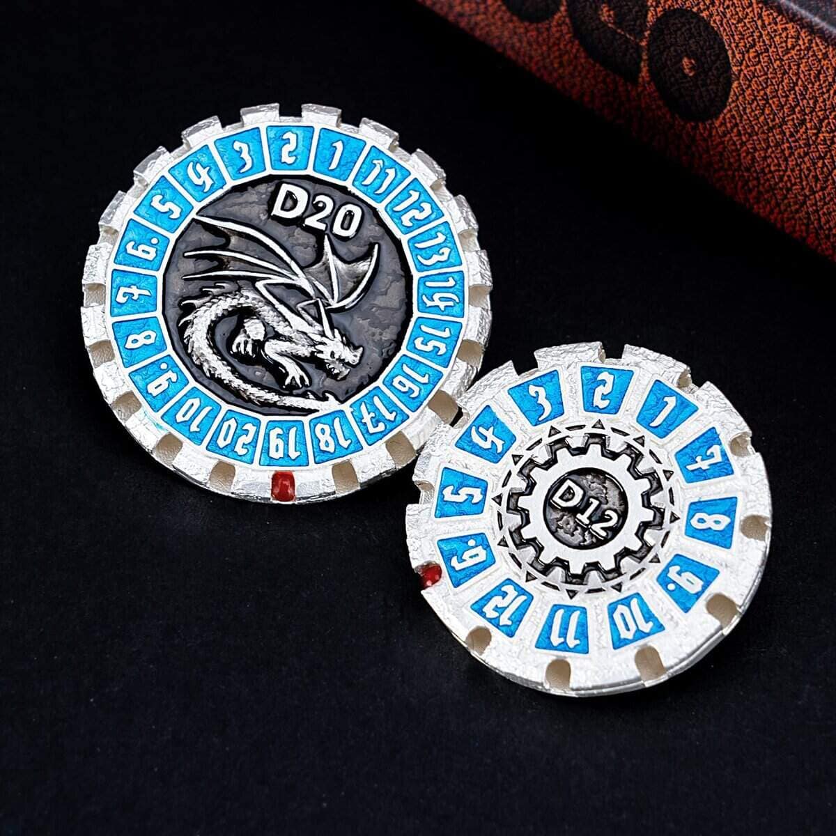 Set de dados DND Dungeons & Dragons, Dados -Plata Azul Perla - Imagen 3