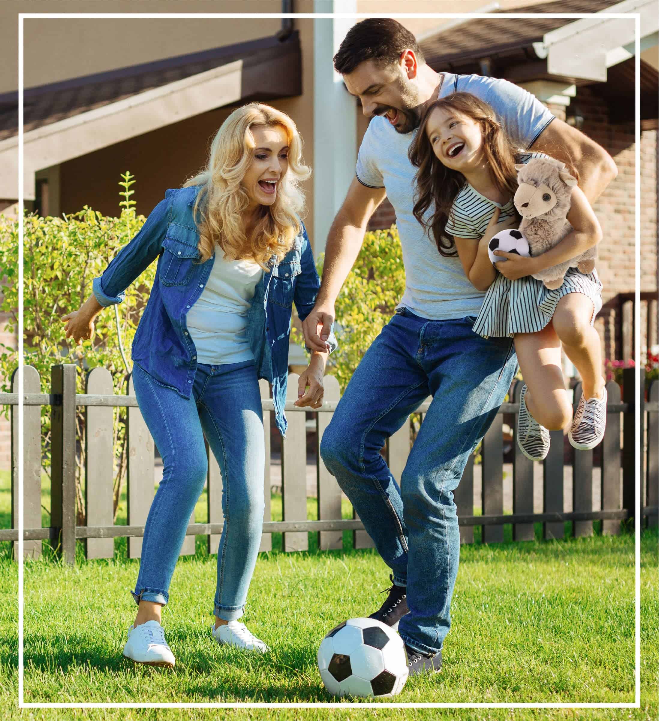Peluche de Llama Beige DolliBu con Balón de Fútbol - Llama - Imagen 6