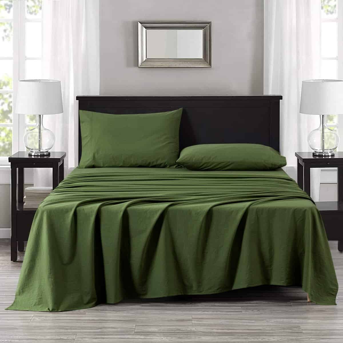 Juego de sábanas sólidas Chezmoi Collection en verde musgo