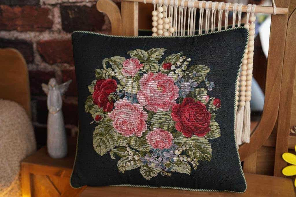 Funda de Cojín Jacquard de Lujo Hecha en Italia con Rosas - Imagen 8