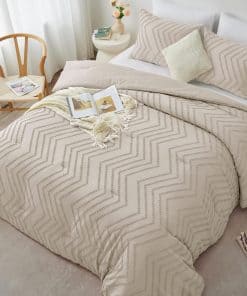 Juego de Edredón Tamaño King de CozyLux Beige - 3 Piezas
