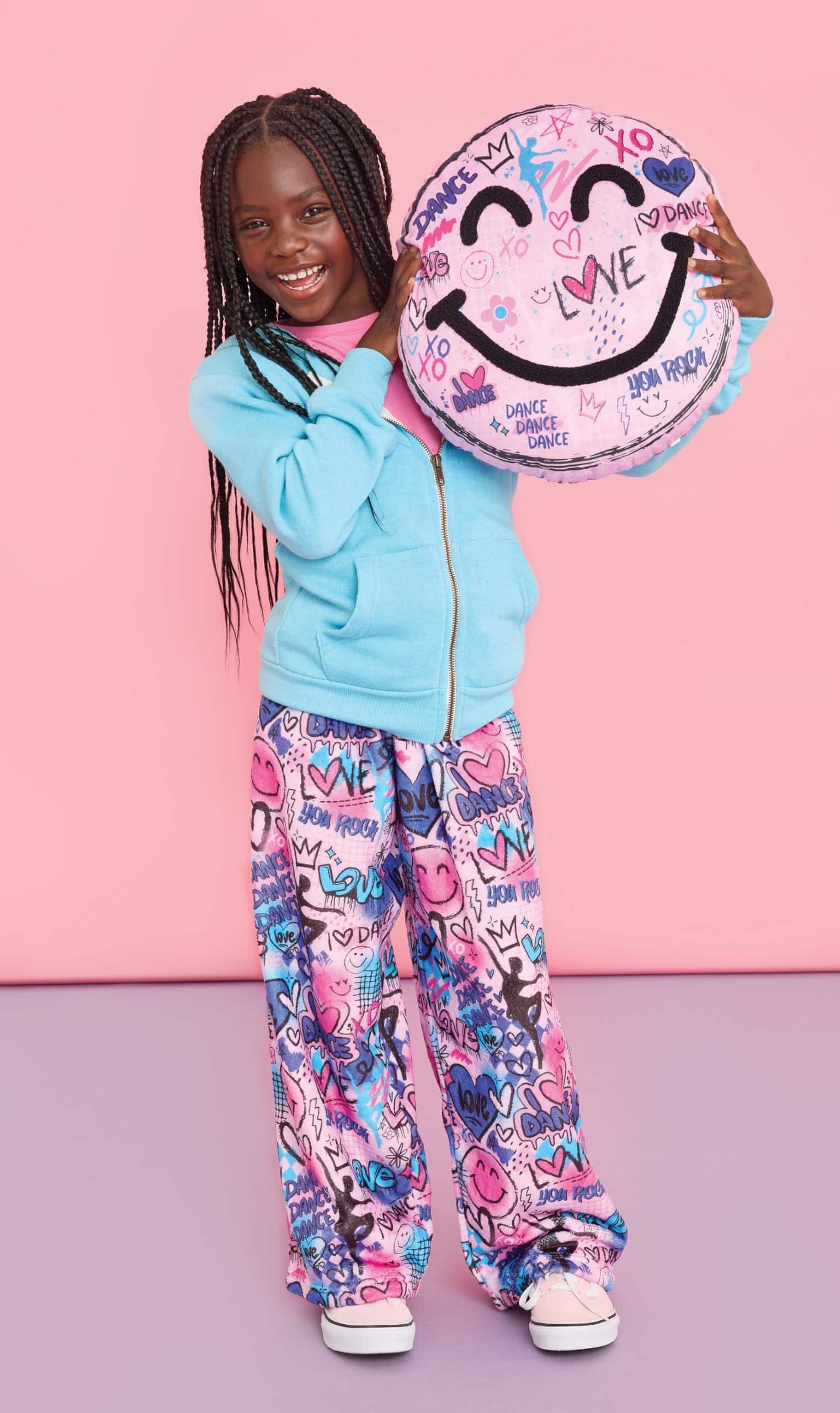 Almohada de Chenille con Diseño de Smiley Face Love to - Imagen 4